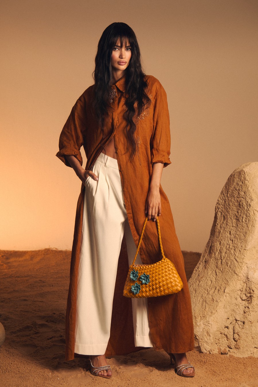VESTIDO CAMISERO MARRON PEDRERIA