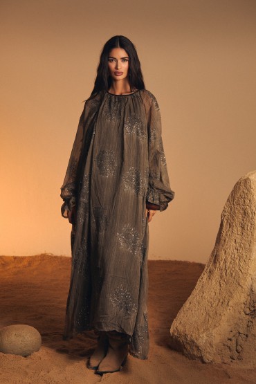 VESTIDO LARGO GRIS CON PEDRERIA