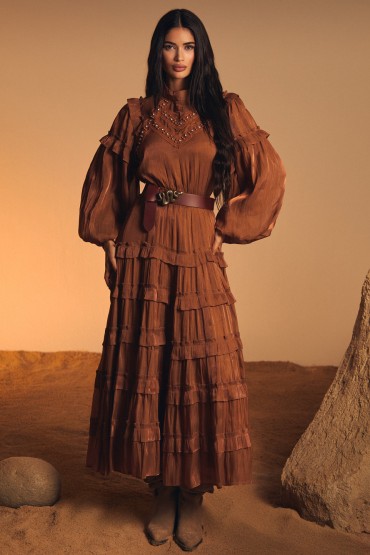 VESTIDO COMPRIDO CASTANHO COM BRILHANTES