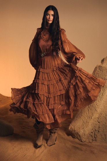 VESTIDO LARGO MARRON PEDRERIA