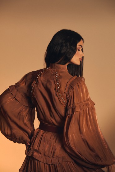 VESTIDO LARGO MARRON PEDRERIA