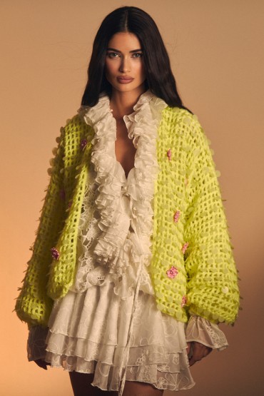 CASACO DE CROCHÉ AMARELO COM APLIQUES | COLECÇÃO DE VERÃO