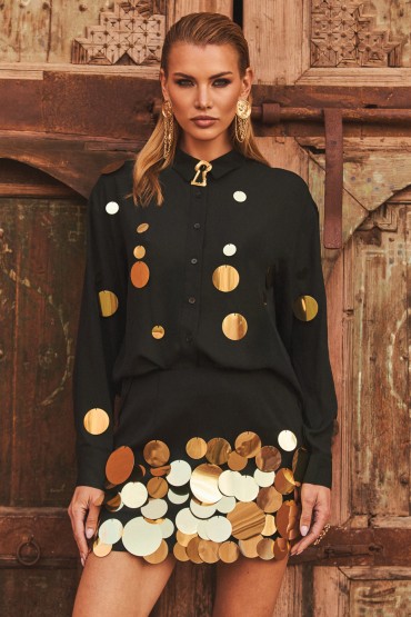 CAMISA NEGRA LENTEJUELAS DORADAS
