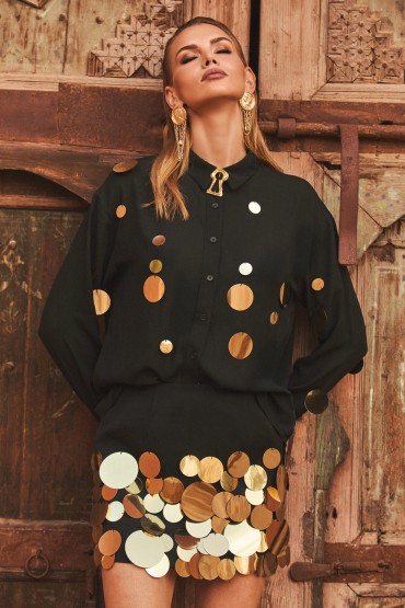 CAMISA NEGRA LENTEJUELAS DORADAS