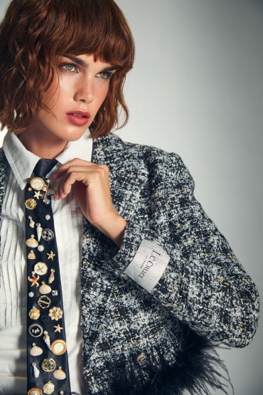 BLACK CHECKED AND FEATHERED BLAZER
