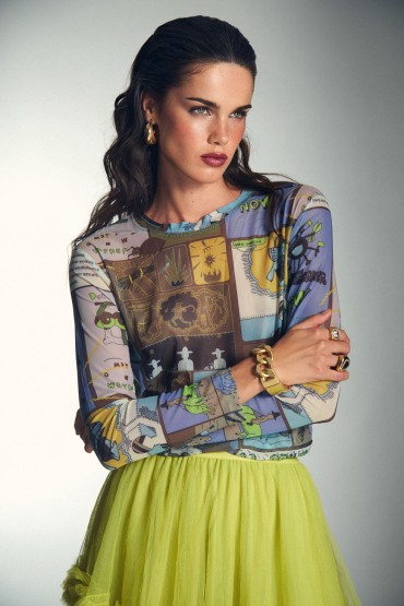 TRICOU DIN TUL CU MOTIVE DE BENZI DESENATE