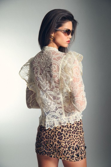 CHEMISE BLANCHE À DENTELLE FLORALE