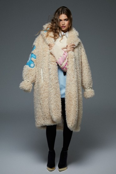 ABRIGO 3/4 PELO BEIGUE